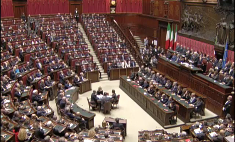 Il giorno di Mattarella: inizia il settennato Il giorno di Mattarella: inizia il settennato