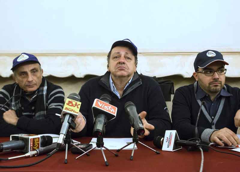 I Forconi ci riprovano: marcetta su Roma. A Montecitorio una carriola di macerie