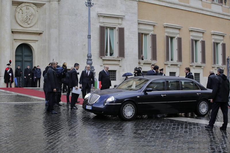 Mattarella, un discorso di 32 minuti. Familiari in tribuna. FOTO-VIDEO Mattarella, un discorso di 32 minuti. Familiari in tribuna. FOTO-VIDEO