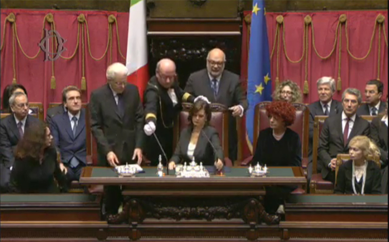 Mattarella, un discorso di 32 minuti. Familiari in tribuna. FOTO-VIDEO Mattarella, un discorso di 32 minuti. Familiari in tribuna. FOTO-VIDEO