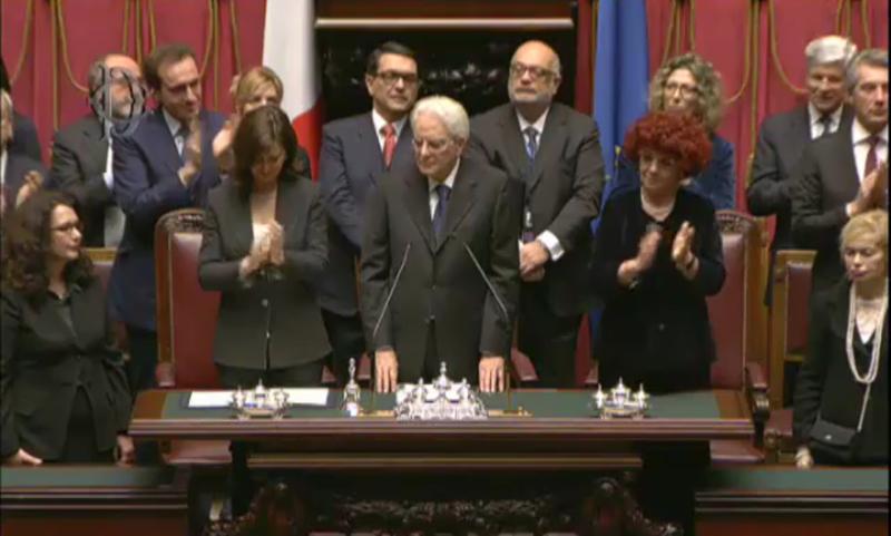Mattarella, un discorso di 32 minuti. Familiari in tribuna. FOTO-VIDEO Mattarella, un discorso di 32 minuti. Familiari in tribuna. FOTO-VIDEO