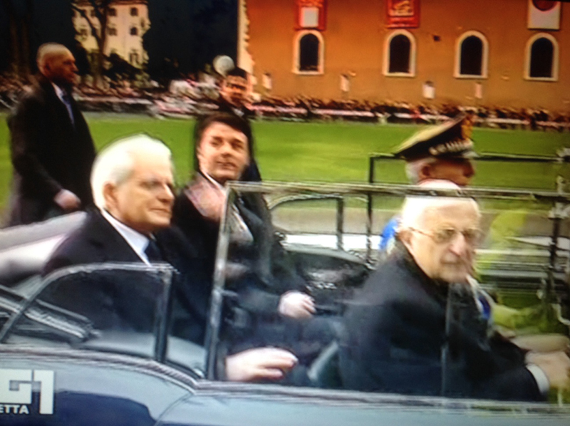 Mattarella, un discorso di 32 minuti. Familiari in tribuna. FOTO-VIDEO Mattarella, un discorso di 32 minuti. Familiari in tribuna. FOTO-VIDEO