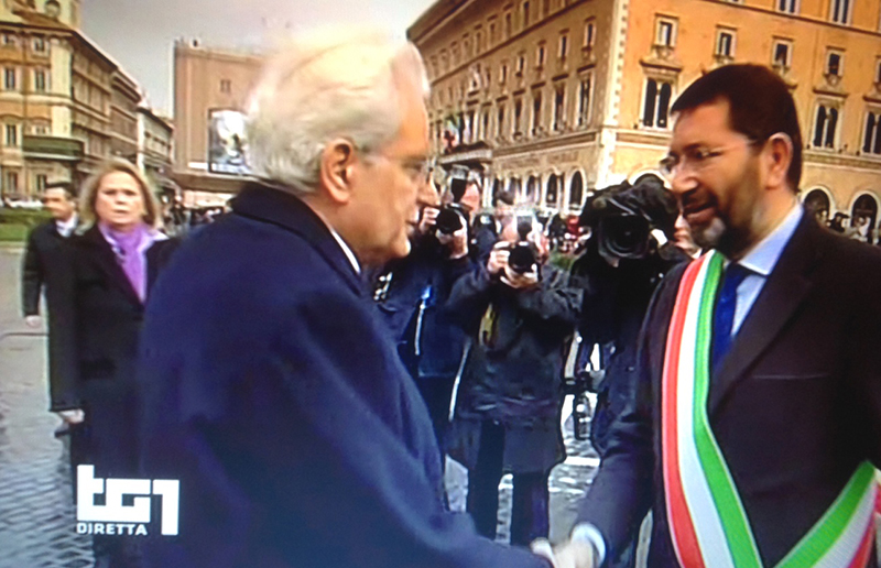 Mattarella, un discorso di 32 minuti. Familiari in tribuna. FOTO-VIDEO Mattarella, un discorso di 32 minuti. Familiari in tribuna. FOTO-VIDEO