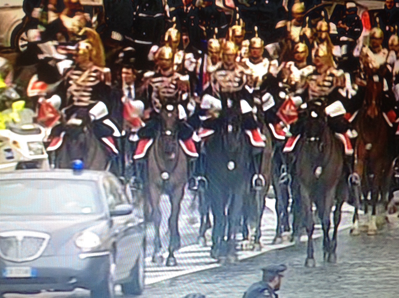 Mattarella, un discorso di 32 minuti. Familiari in tribuna. FOTO-VIDEO Mattarella, un discorso di 32 minuti. Familiari in tribuna. FOTO-VIDEO