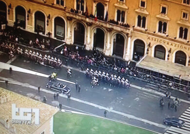 Mattarella, un discorso di 32 minuti. Familiari in tribuna. FOTO-VIDEO