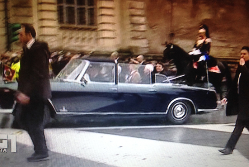 Mattarella, un discorso di 32 minuti. Familiari in tribuna. FOTO-VIDEO Mattarella, un discorso di 32 minuti. Familiari in tribuna. FOTO-VIDEO