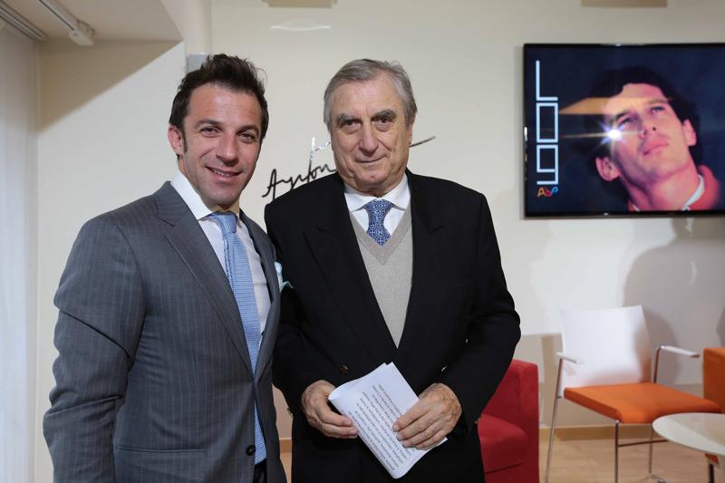Ayrton Senna finisce in mostra nella “casa” di Del Piero. Le foto