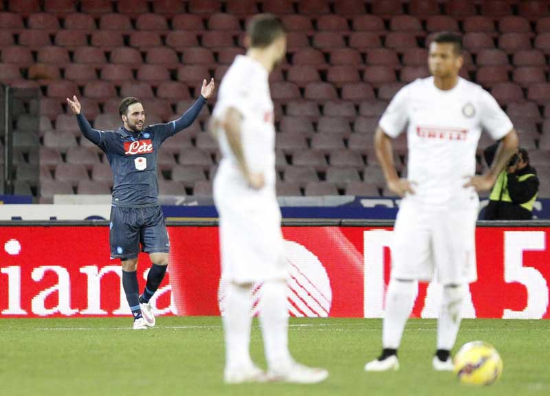 Coppa Italia, Higuain punisce l’Inter. Napoli in semifinale Coppa Italia, Higuain punisce l’Inter. Napoli in semifinale