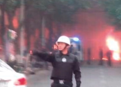 Cina, terrore in un centro commerciale. Incendio uccide 17 persone
