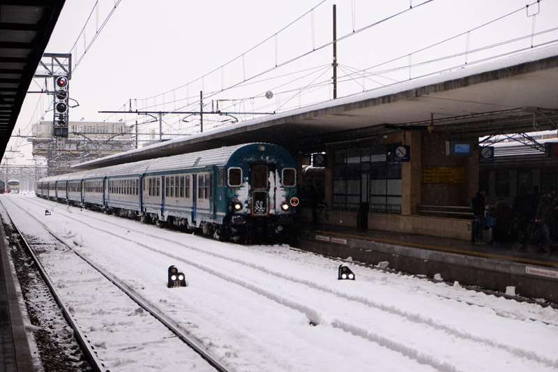 La neve blocca l’Italia. Trasporti in tilt. Tre morti