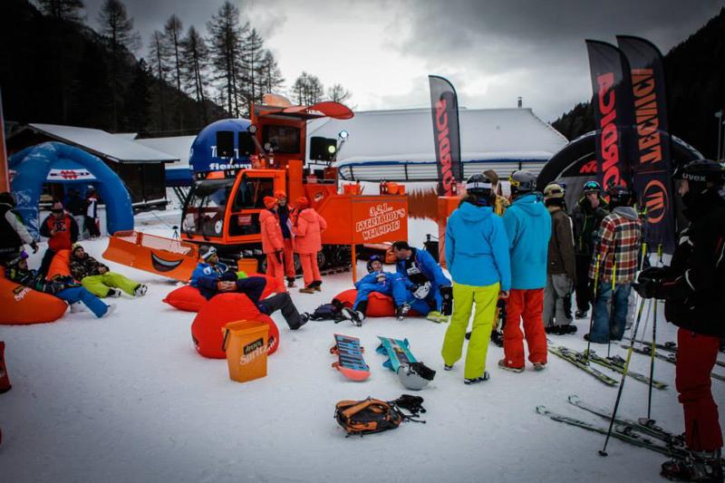 Con il Gatto delle Nevi Aperol Spritz, 14 febbraio ad alta quota Con il Gatto delle Nevi Aperol Spritz, 14 febbraio ad alta quota