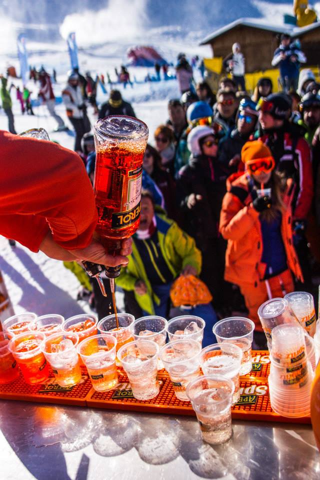 Con il Gatto delle Nevi Aperol Spritz, 14 febbraio ad alta quota Con il Gatto delle Nevi Aperol Spritz, 14 febbraio ad alta quota