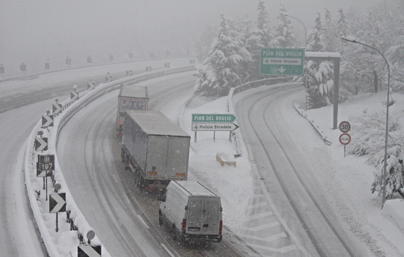 Neve e pioggia mettono in ginocchio l’Italia. Foto Neve e pioggia mettono in ginocchio l’Italia. Foto