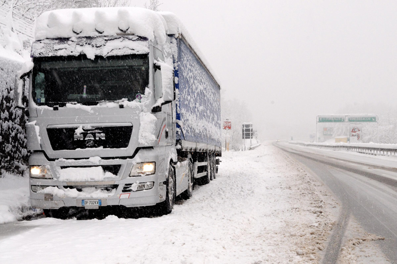Neve e pioggia mettono in ginocchio l’Italia. Foto Neve e pioggia mettono in ginocchio l’Italia. Foto