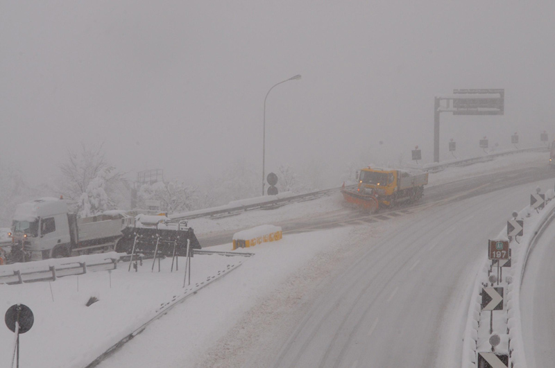 Neve e pioggia mettono in ginocchio l’Italia. Foto Neve e pioggia mettono in ginocchio l’Italia. Foto