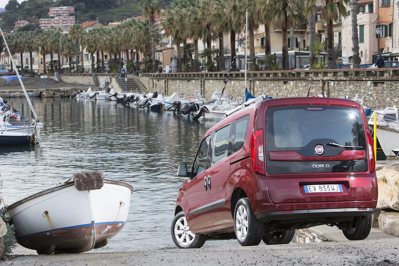 La doppia anima di Fiat Doblò. Sempre più spazio e versatilità La doppia anima di Fiat Doblò. Sempre più spazio e versatilità