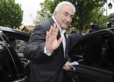 Le foto dei “rapporti animali” tra Strauss-Kahn e le ex squillo