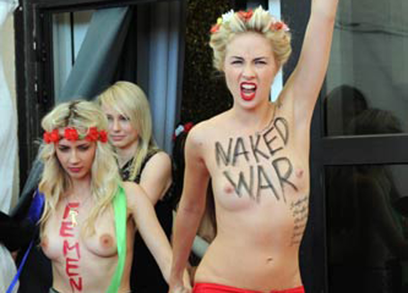 Femen super-nude contro Strauss-Kahn. Le foto delle Femen nude! Femen super-nude contro Strauss-Kahn. Le foto delle Femen nude!