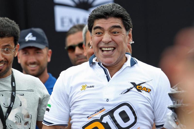Maradona si fa un lifting facciale per Rocio. Foto Maradona si fa un lifting facciale per Rocio. Foto