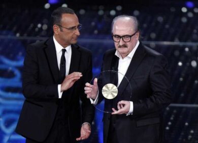 Sanremo, Pino Donaggio e l’ovazione per “Io che non vivo (senza te)”