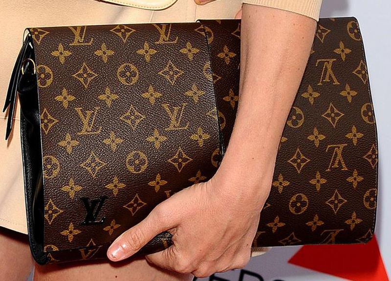Lusso, i super brand sbancano il mercato: i ricchi preferiscono Louis Vuitton e Chanel Lusso, i super brand sbancano il mercato: i ricchi preferiscono Louis Vuitton e Chanel