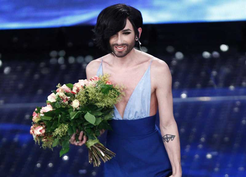 Sanremo, Conti fa di nuovo boom: oltre 10 milioni davanti alla tv Sanremo, Conti fa di nuovo boom: oltre 10 milioni davanti alla tv