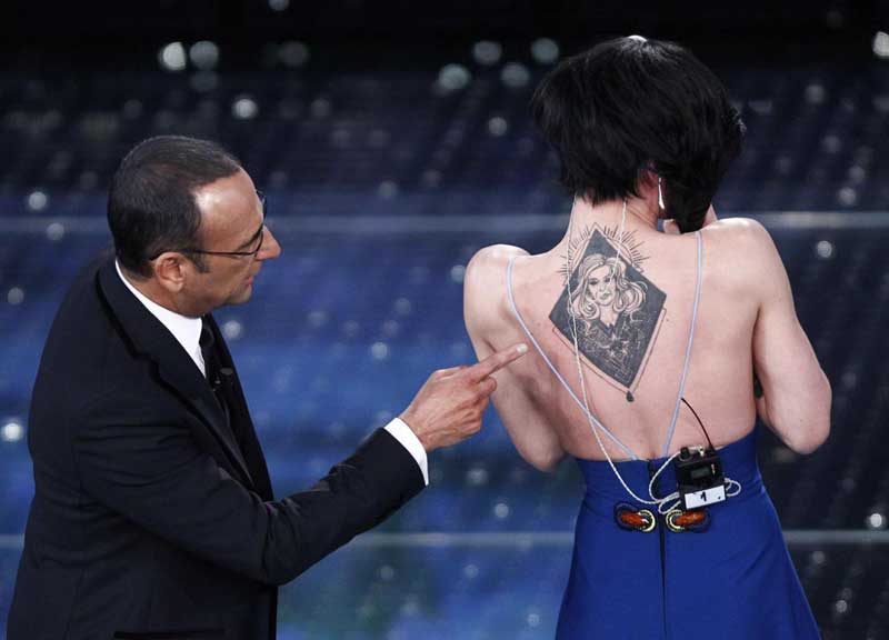 Sanremo, Conti fa di nuovo boom: oltre 10 milioni davanti alla tv Sanremo, Conti fa di nuovo boom: oltre 10 milioni davanti alla tv