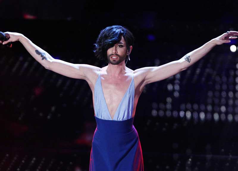 Sanremo, Conti fa di nuovo boom: oltre 10 milioni davanti alla tv Sanremo, Conti fa di nuovo boom: oltre 10 milioni davanti alla tv