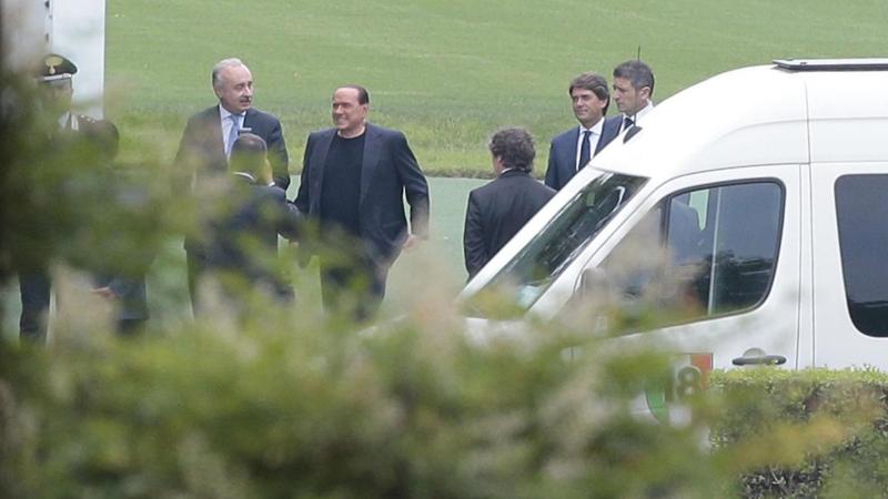 Berlusconi e Milan: solo italiani. stranieri via. milan italiani solo Berlusconi e Milan: solo italiani. stranieri via. milan italiani solo