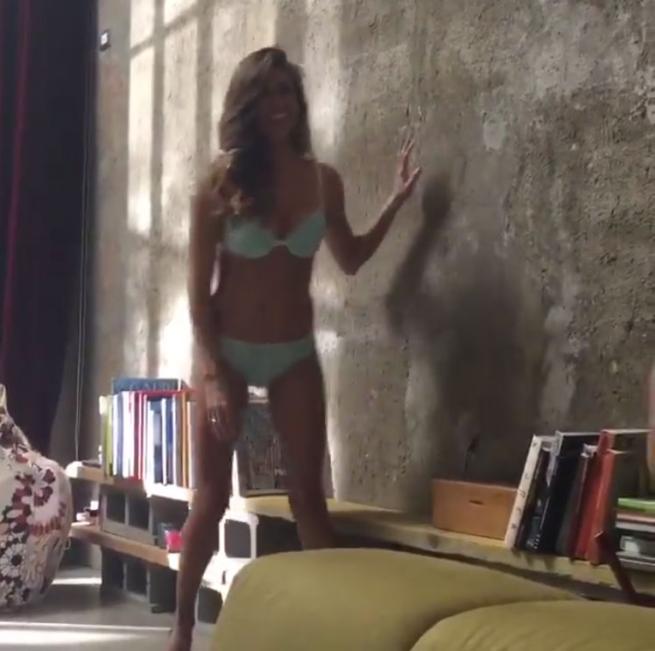 Belén nuda e sexy in videoclip. foto nuda nuda. tante foto