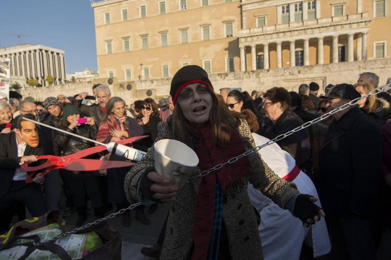Grecia/ Schaeuble: “Tsipras irresponsabile”. Berlino affossa la Borsa di Atene Grecia/ Schaeuble: “Tsipras irresponsabile”. Berlino affossa la Borsa di Atene