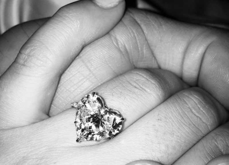 Lady Gaga sposa Taylor Kinney. L’anello a cuore