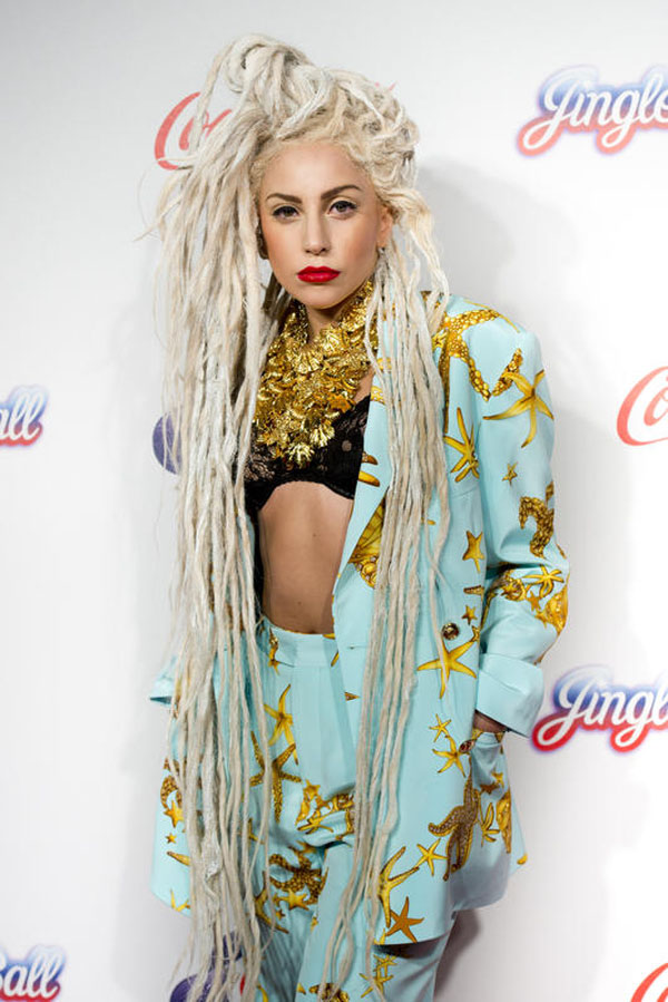 Lady Gaga sposa Taylor Kinney. L’anello a cuore