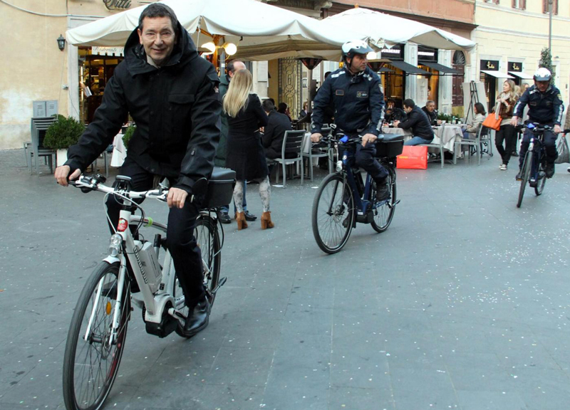 Il tradimento del ciclista. Bike sharing e piste: zero