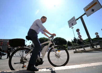 Il tradimento del ciclista. Bike sharing e piste: zero