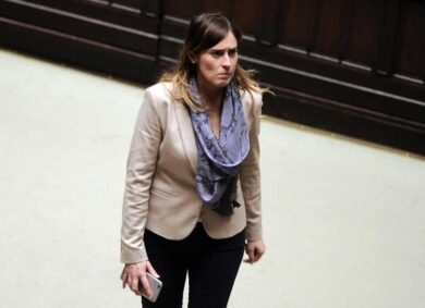 Milleproroghe,  il governo pone la fiducia
