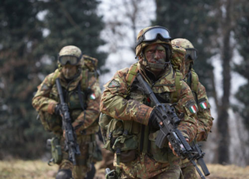 Stato Maggiore dell’esercito, corsa a tre. Ma spunta l’outsider che piace alla Nato Stato Maggiore dell’esercito, corsa a tre. Ma spunta l’outsider che piace alla Nato
