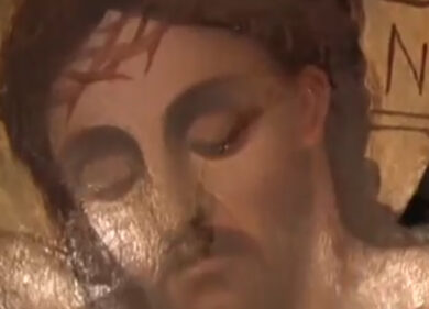 Grecia, miracolo: piange il Cristo del Peloponneso