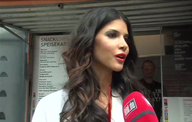 L’Alzheimer si combatte così: nudissime donne fanno esercizio. foto L’Alzheimer si combatte così: nudissime donne fanno esercizio. foto