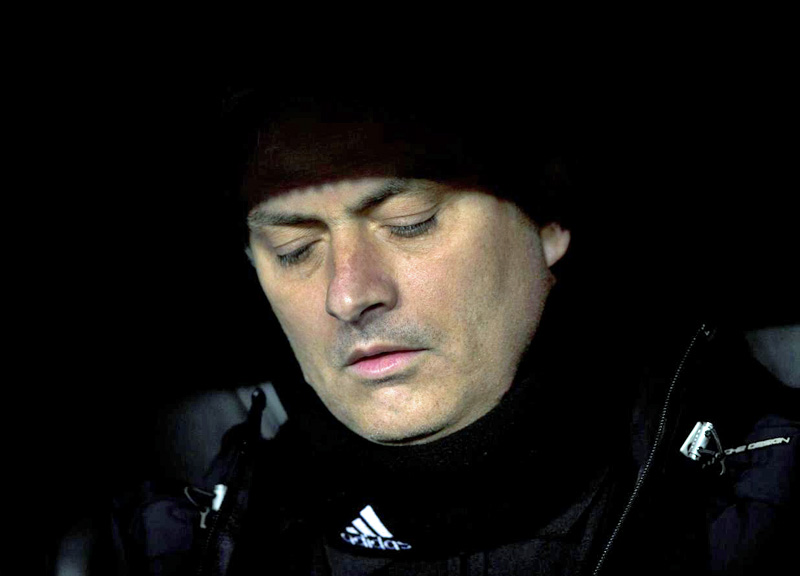 Cavani salva il Psg contro il Chelsea. Mourinho: “Vincere il ritorno” Cavani salva il Psg contro il Chelsea. Mourinho: “Vincere il ritorno”