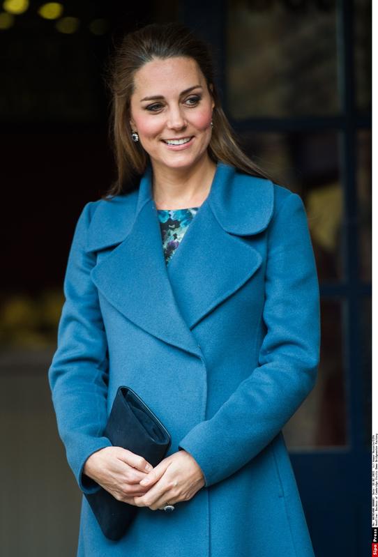 Kate Middleton incinta coi capelli grigi. Foto Kate Middleton incinta coi capelli grigi. Foto
