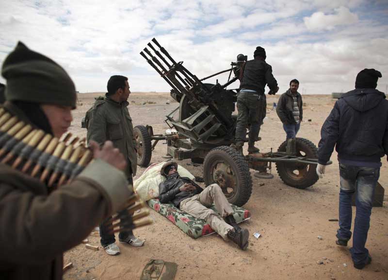 Libia, esplode autobomba: più di 30 morti Libia, esplode autobomba: più di 30 morti
