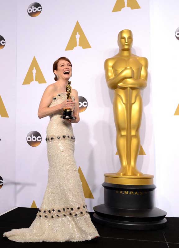 Oscar 2015, vince Birdman. Moore e Eddie Redmayne miglior attori Oscar 2015, vince Birdman. Moore e Eddie Redmayne miglior attori