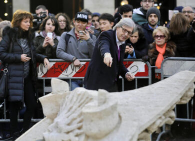 Barcaccia, Sgarbi choc: “Danni ridicoli, pago io”