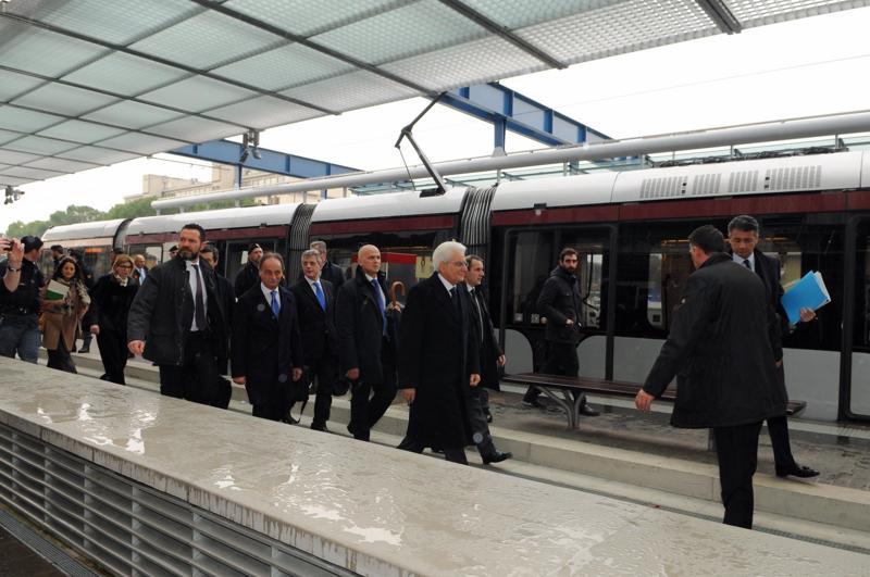 Mattarella style, va a Firenze in treno. E bacchetta i magistrati