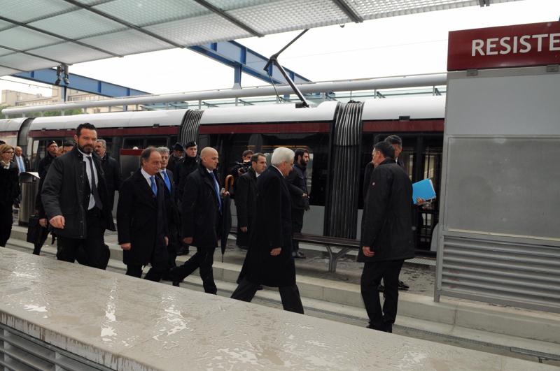 Mattarella style, va a Firenze in treno. E bacchetta i magistrati