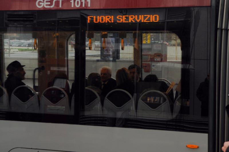 Mattarella style, va a Firenze in treno. E bacchetta i magistrati