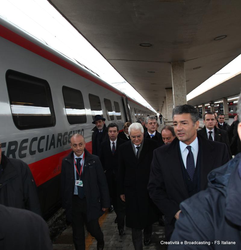 Mattarella style, va a Firenze in treno. E bacchetta i magistrati