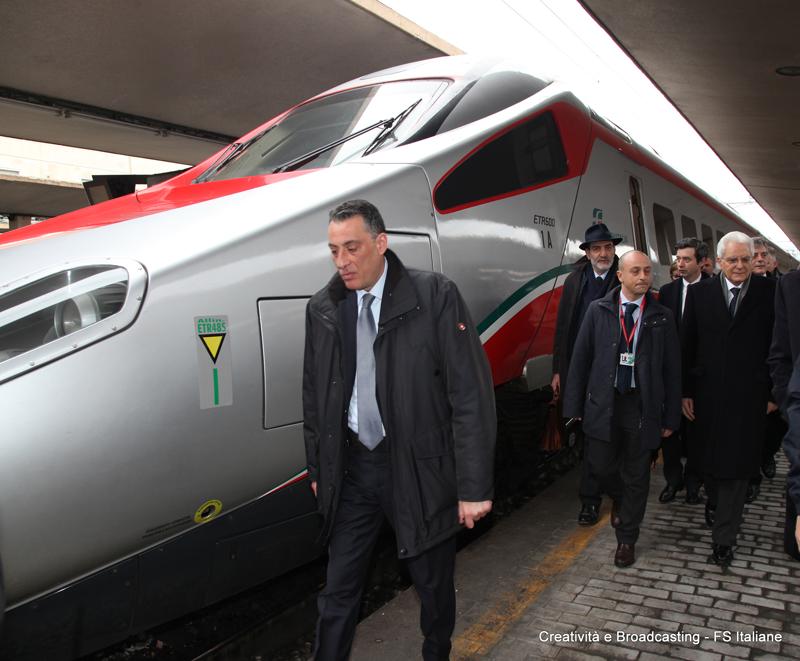 Mattarella style, va a Firenze in treno. E bacchetta i magistrati