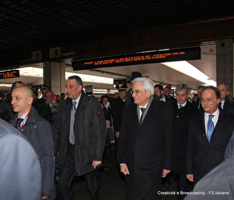 Mattarella style, va a Firenze in treno. E bacchetta i magistrati